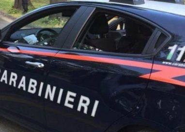 Spaccate nei negozi del centro: arrestato minorenne